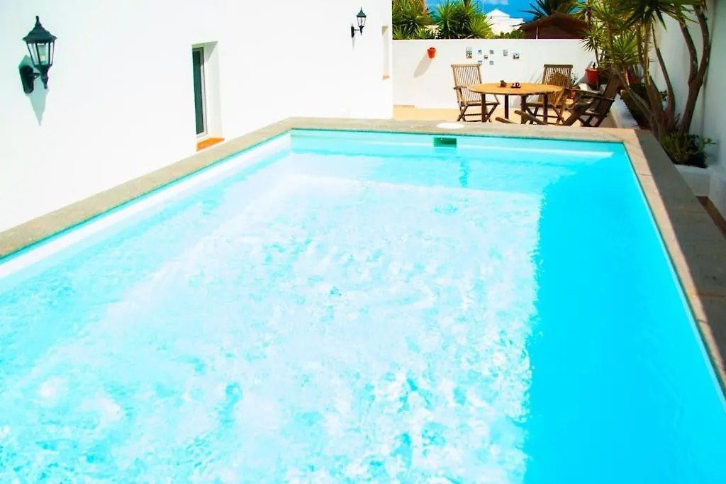 Guimes Pool House Villa Holiday home