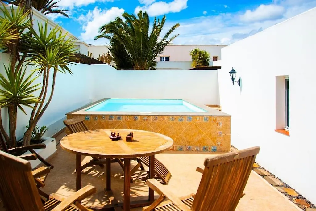 Guimes Pool House Villa 0*, Guime Spain