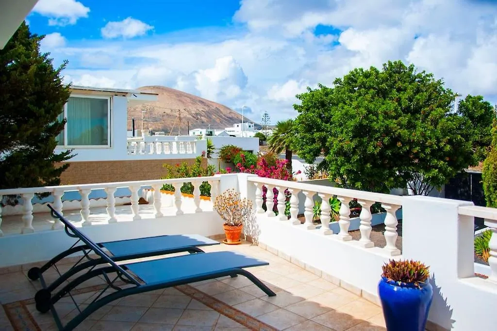 Guimes Pool House Villa Guime